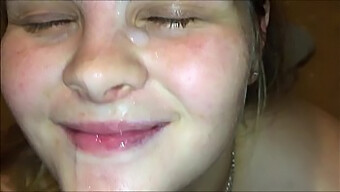 Adolescenta Face O Muie Impresionantă Și Primește Facial De La Un Tip Care Înregistrează Cu Iphone