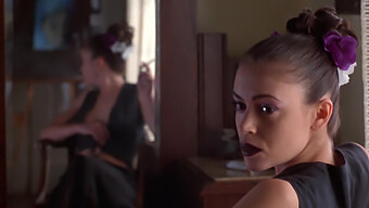 Alyssa Milano In Poison Ivy 2: La Sensuale Scena Di Baci Di Lily