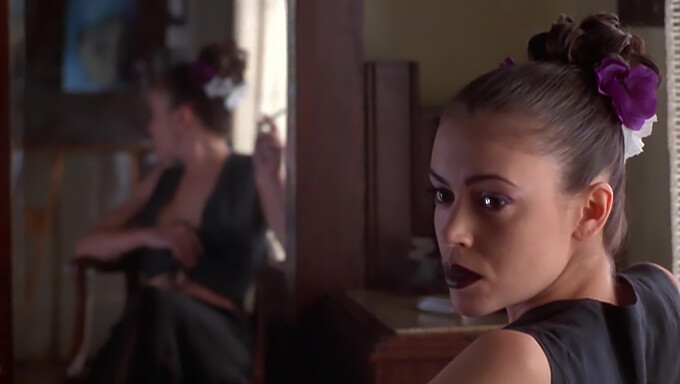 Alyssa Milano Dalam Poison Ivy 2: Adegan Ciuman Sensual Lily