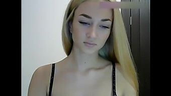 Webcam-Babe Astarta69 Bliver Fræk På Kameraet