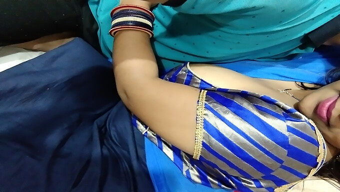 Indian Aunty And Her Boyfriend'S Steamy Massage Session Turns Into Passionate Lovemaking