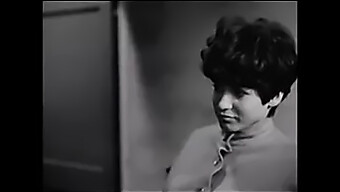 Film Lesbo Vintage Del 1968 Con Grandi Tette E Vibratori