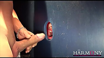 Bellezze In Rete Godono Del Piacere Anale Attraverso Il Gloryhole