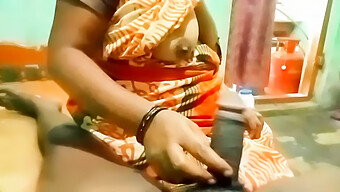 Desi Aunty From Kerala Teaches 18-Year-Old Student A Lesson In Pleasure