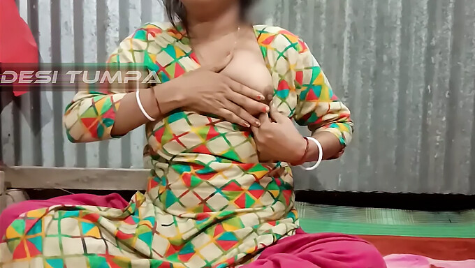 Desi Housewife Flaunts Her Ample Breasts And Petite Vagina When Her Spouse Is Away