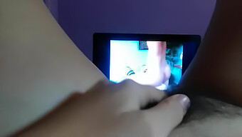 Regardez Une Fille Se Faire Plaisir Dans Une Vidéo Pov