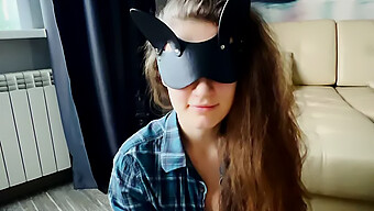 Pov-Video Af Den Europæiske Teenagers Sugardaddy Solo Onanisession