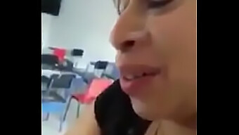 Der Lehrer Gibt Mir Einen Deepthroat-Blowjob, Der Den Ganzen Kies Entfernt